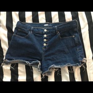 Old Navy 3 inch seam jean shorts